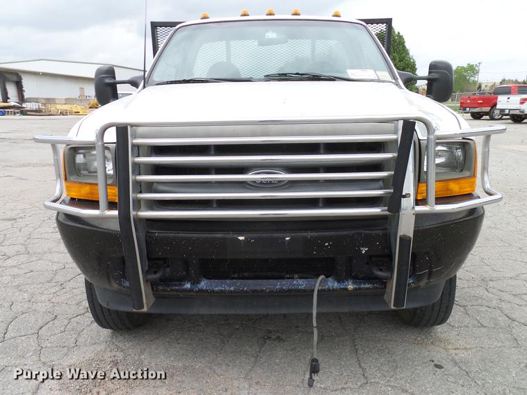 image for item DB5229 2001 Ford F450 Super Duty XL flatbed truck