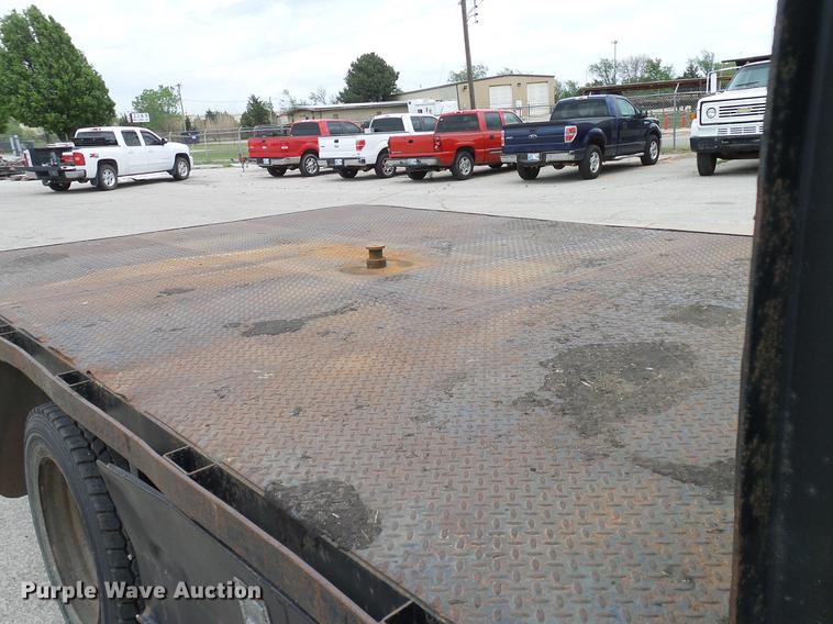 image for item DB5229 2001 Ford F450 Super Duty XL flatbed truck