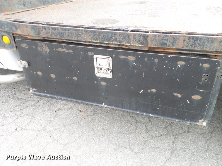 image for item DB5229 2001 Ford F450 Super Duty XL flatbed truck