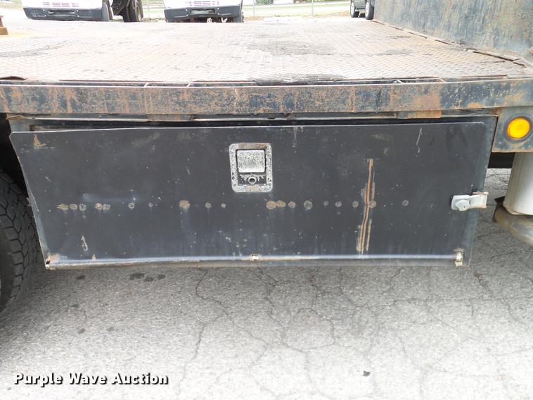 image for item DB5229 2001 Ford F450 Super Duty XL flatbed truck