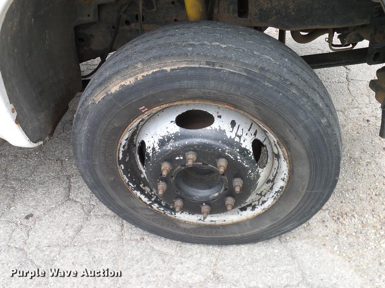 image for item DB5229 2001 Ford F450 Super Duty XL flatbed truck