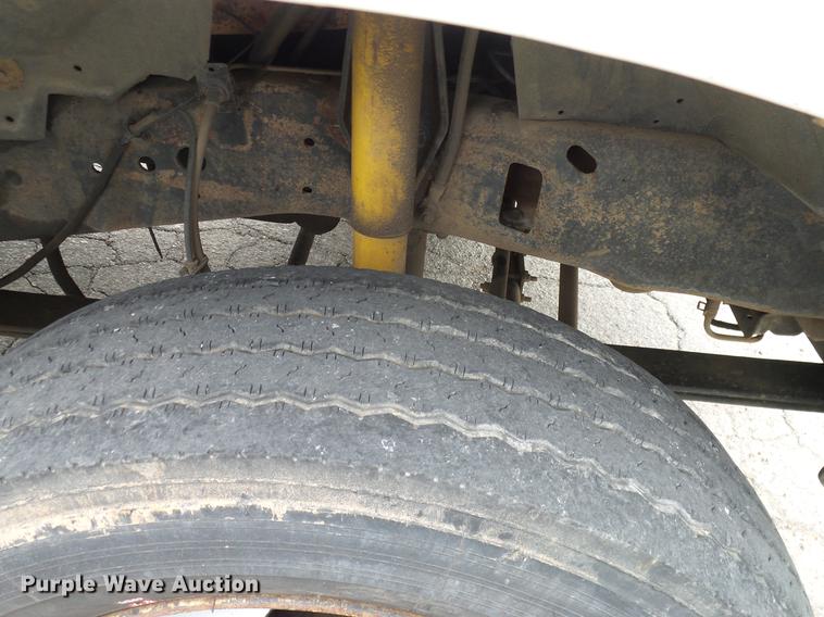 image for item DB5229 2001 Ford F450 Super Duty XL flatbed truck