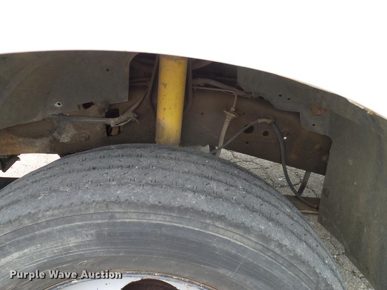 image for item DB5229 2001 Ford F450 Super Duty XL flatbed truck