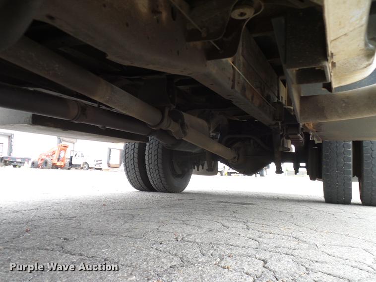 image for item DB5229 2001 Ford F450 Super Duty XL flatbed truck