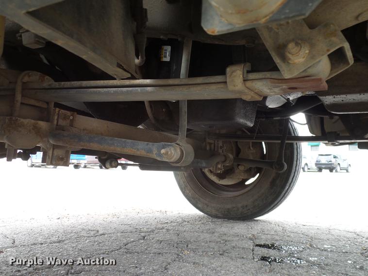 image for item DB5229 2001 Ford F450 Super Duty XL flatbed truck