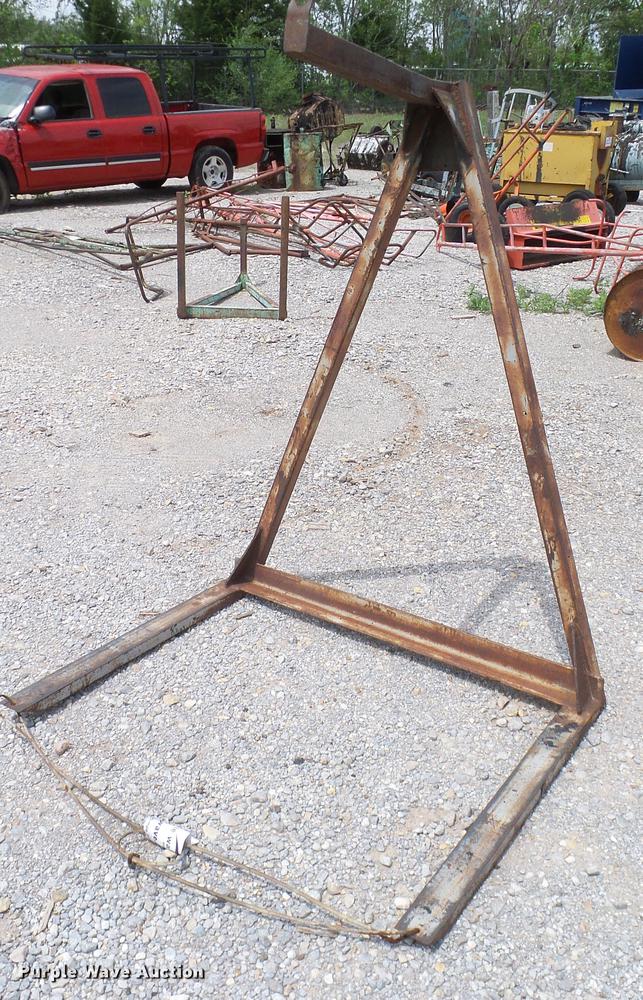 image for item DB5232 Smith hoist pallet lifter