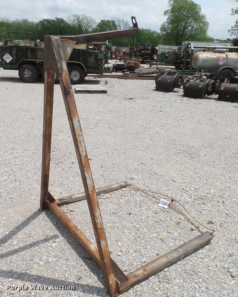 image for item DB5232 Smith hoist pallet lifter