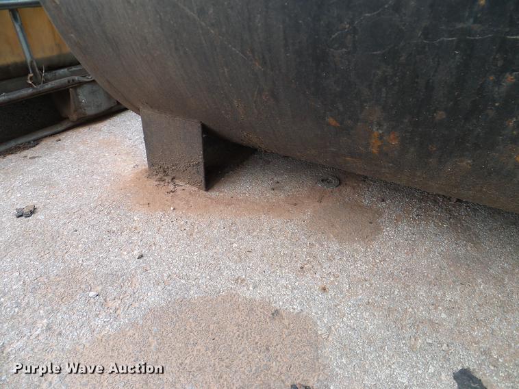 image for item DB5237 Oil tank