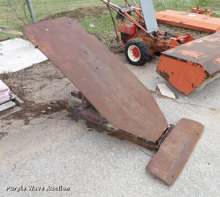 image for item DB5238 (2) Gravely walk-behind tractors