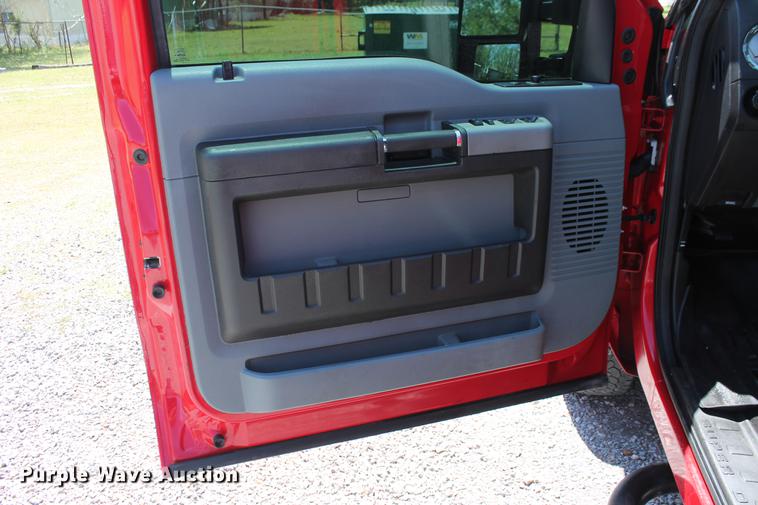 image for item DB5247 2014 Ford F250 Super Duty XLT Crew Cab pickup truck