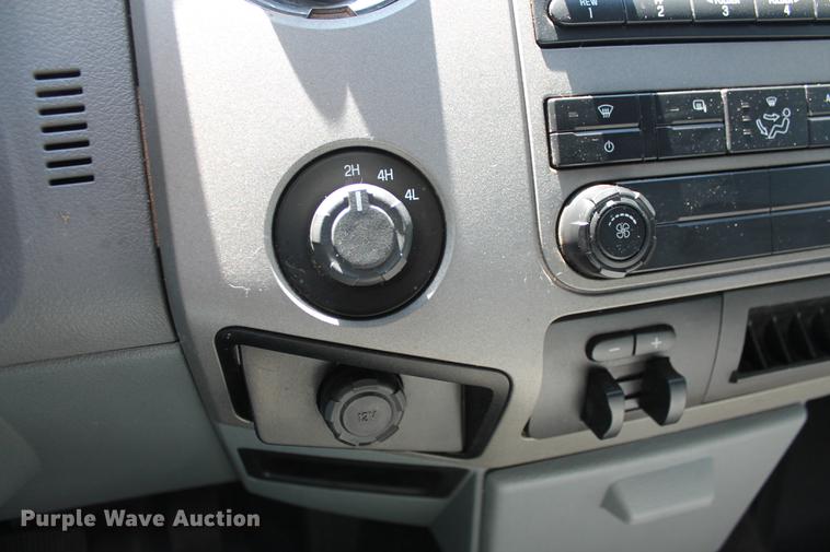 image for item DB5247 2014 Ford F250 Super Duty XLT Crew Cab pickup truck