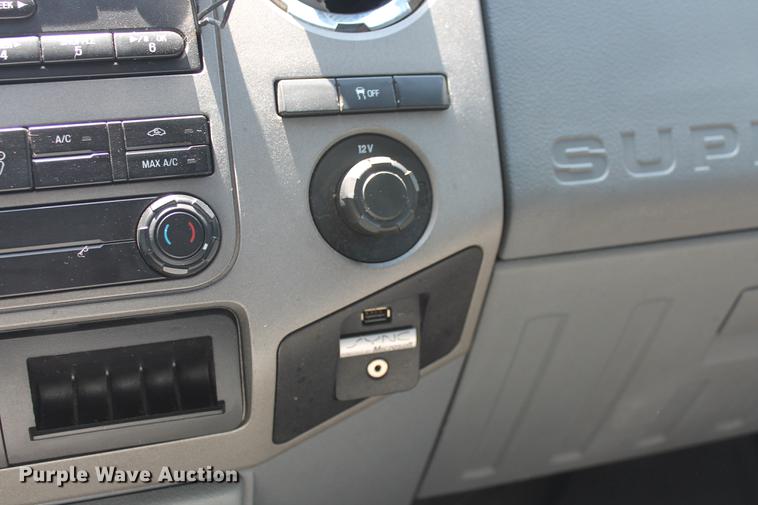 image for item DB5247 2014 Ford F250 Super Duty XLT Crew Cab pickup truck