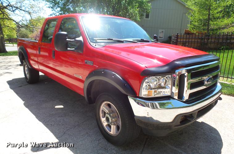 image for item DB6148 2004 Ford F350 Super Duty Crew Cab pickup truck