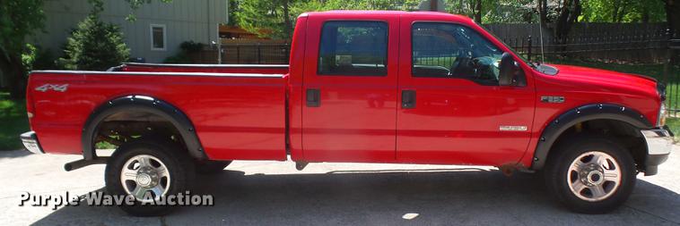 image for item DB6148 2004 Ford F350 Super Duty Crew Cab pickup truck
