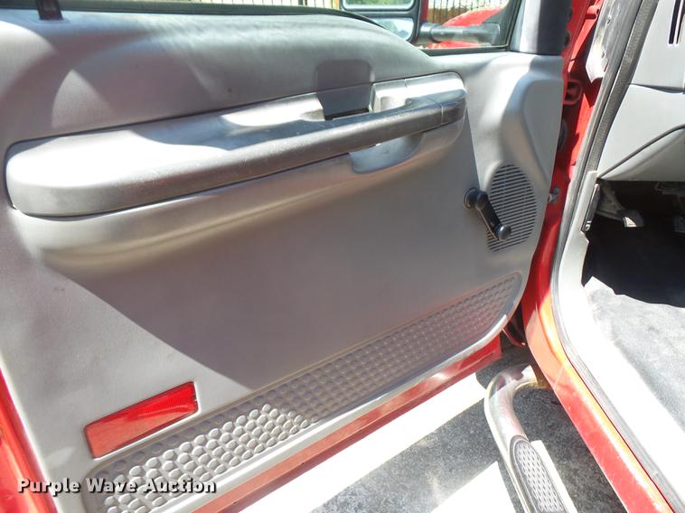 image for item DB6148 2004 Ford F350 Super Duty Crew Cab pickup truck