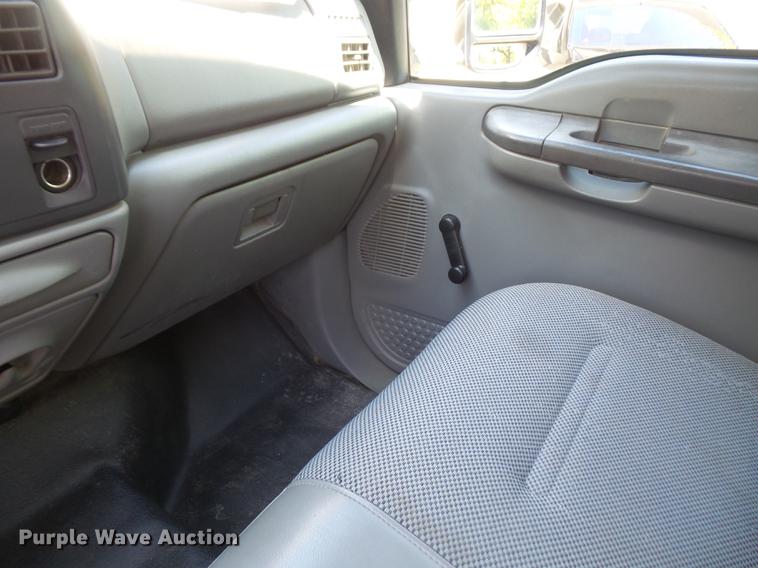 image for item DB6148 2004 Ford F350 Super Duty Crew Cab pickup truck