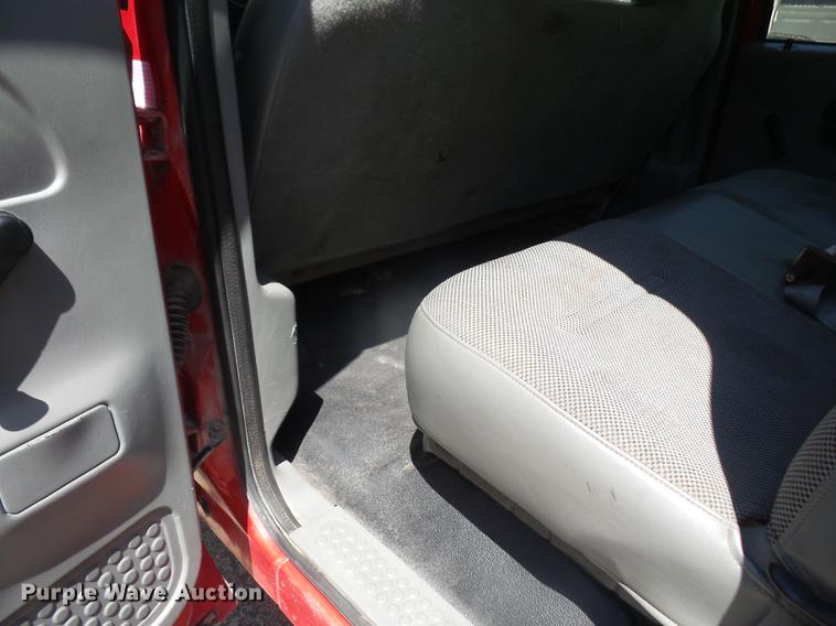 image for item DB6148 2004 Ford F350 Super Duty Crew Cab pickup truck