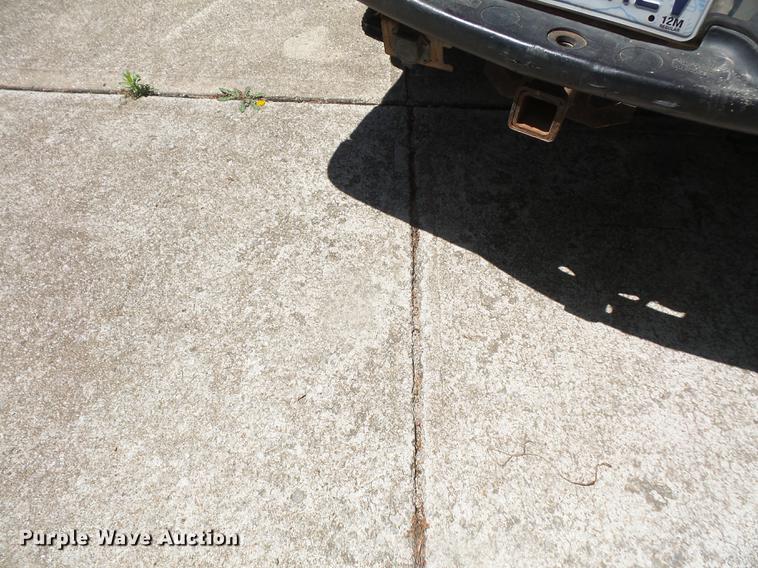 image for item DB6148 2004 Ford F350 Super Duty Crew Cab pickup truck