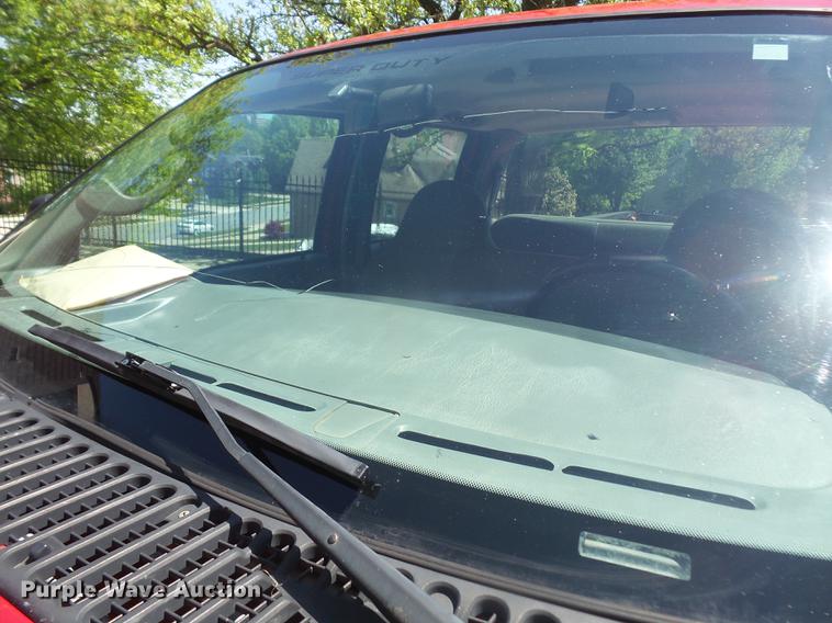 image for item DB6148 2004 Ford F350 Super Duty Crew Cab pickup truck