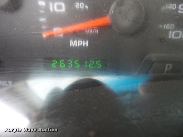 image for item DB6152 2002 Ford F450 Super Duty utility truck