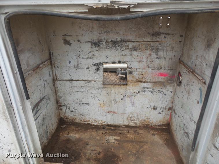 image for item DB6152 2002 Ford F450 Super Duty utility truck