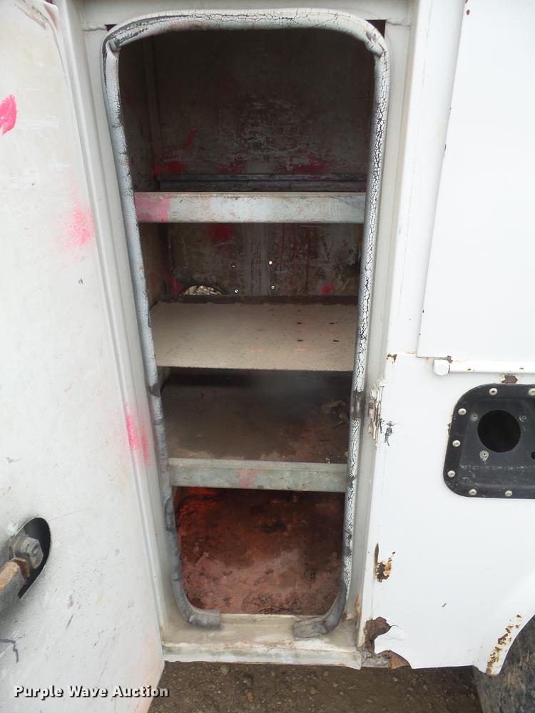 image for item DB6152 2002 Ford F450 Super Duty utility truck