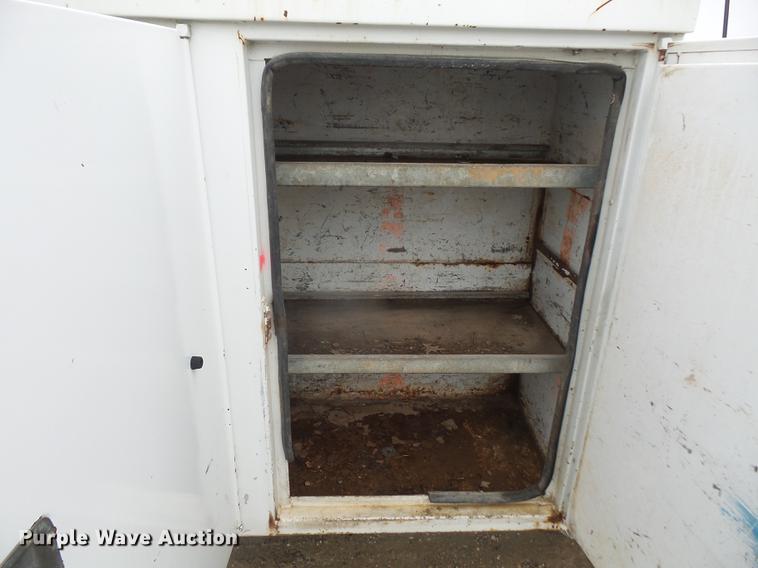 image for item DB6152 2002 Ford F450 Super Duty utility truck