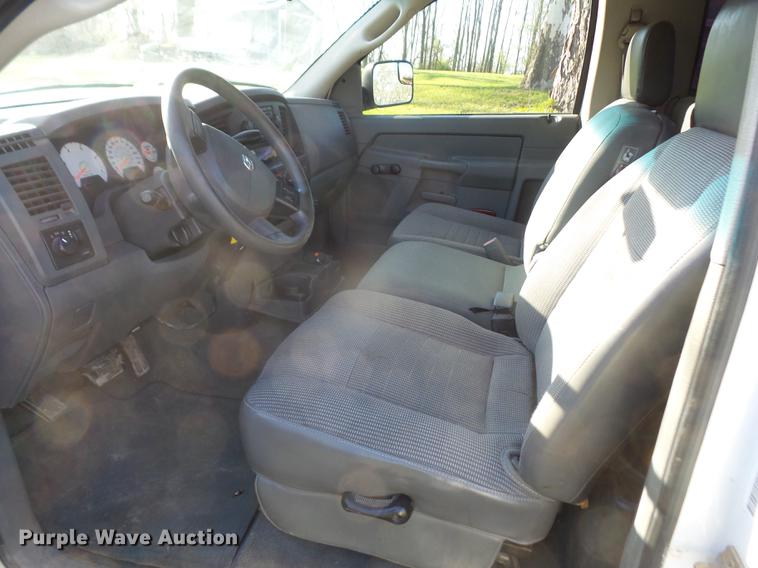 image for item DB6178 2006 Dodge Ram 2500 flatbed pickup truck