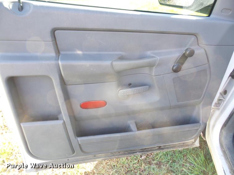 image for item DB6178 2006 Dodge Ram 2500 flatbed pickup truck