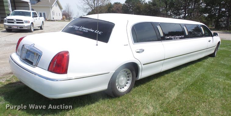 image for item DB6181 1999 Lincoln Town Car Executive limousine
