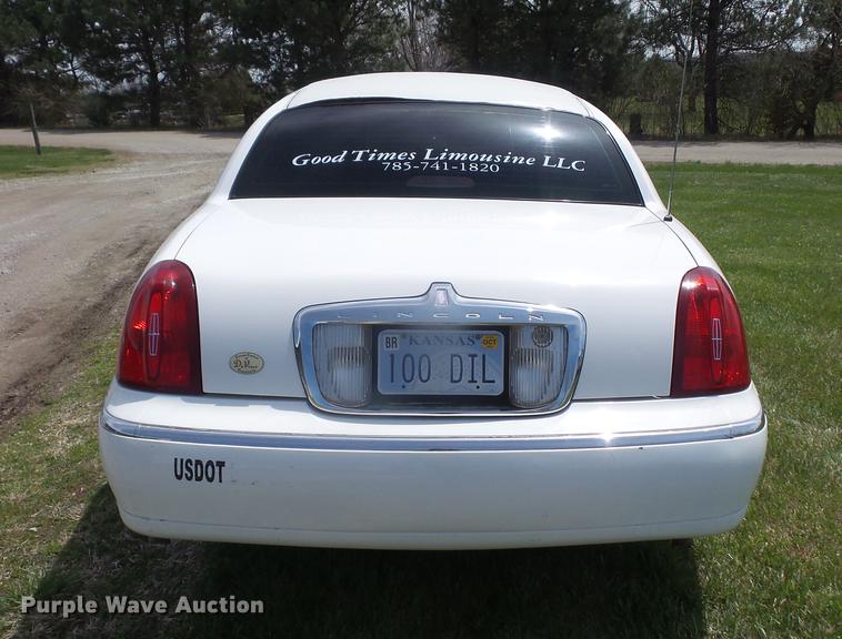 image for item DB6181 1999 Lincoln Town Car Executive limousine