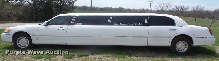 image for item DB6181 1999 Lincoln Town Car Executive limousine