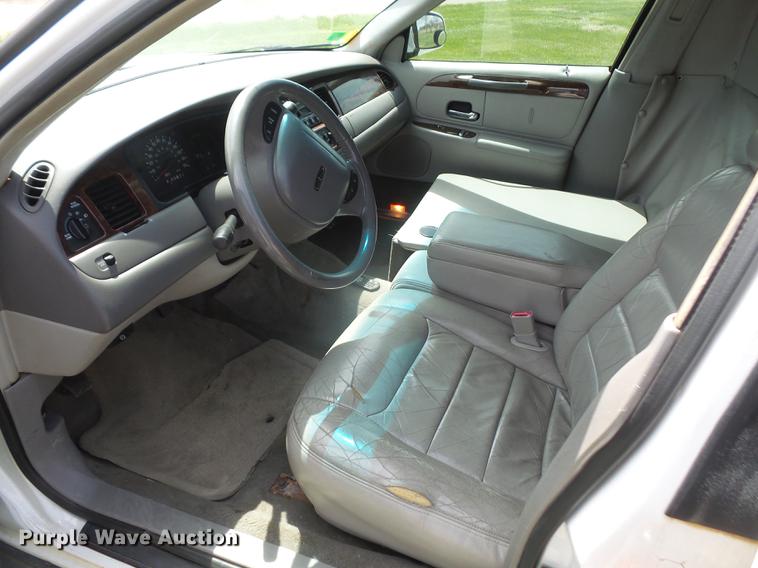 image for item DB6181 1999 Lincoln Town Car Executive limousine