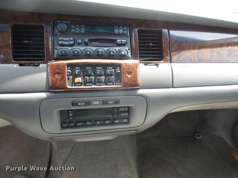 image for item DB6181 1999 Lincoln Town Car Executive limousine