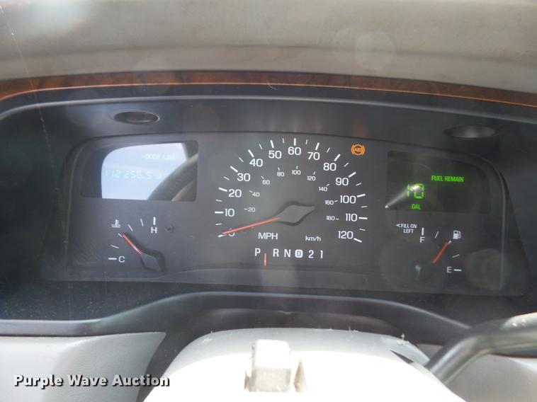 image for item DB6181 1999 Lincoln Town Car Executive limousine