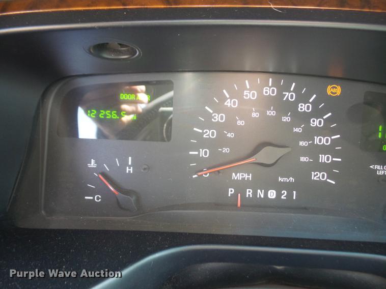 image for item DB6181 1999 Lincoln Town Car Executive limousine