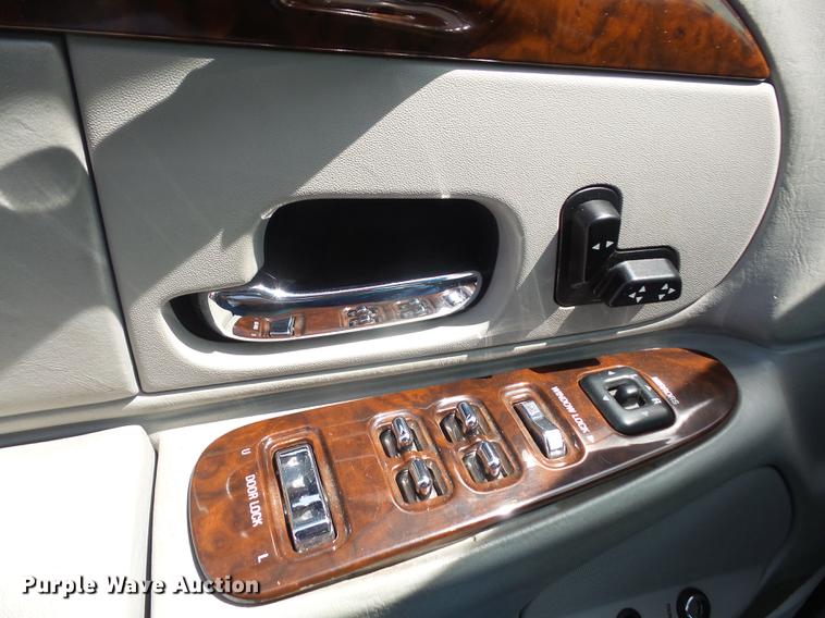 image for item DB6181 1999 Lincoln Town Car Executive limousine