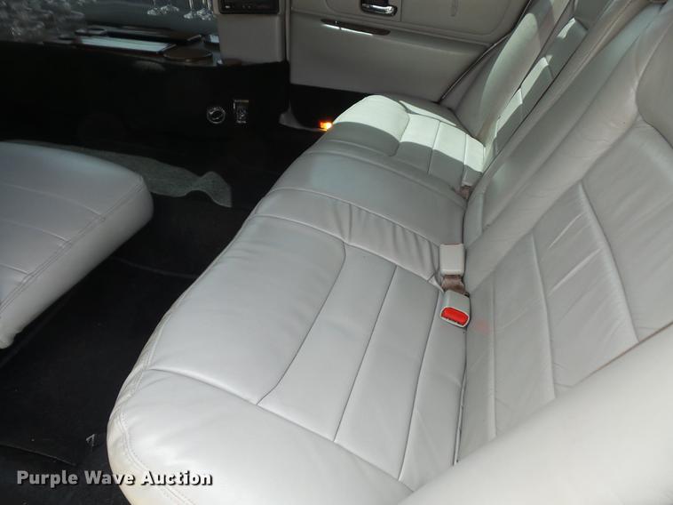 image for item DB6181 1999 Lincoln Town Car Executive limousine