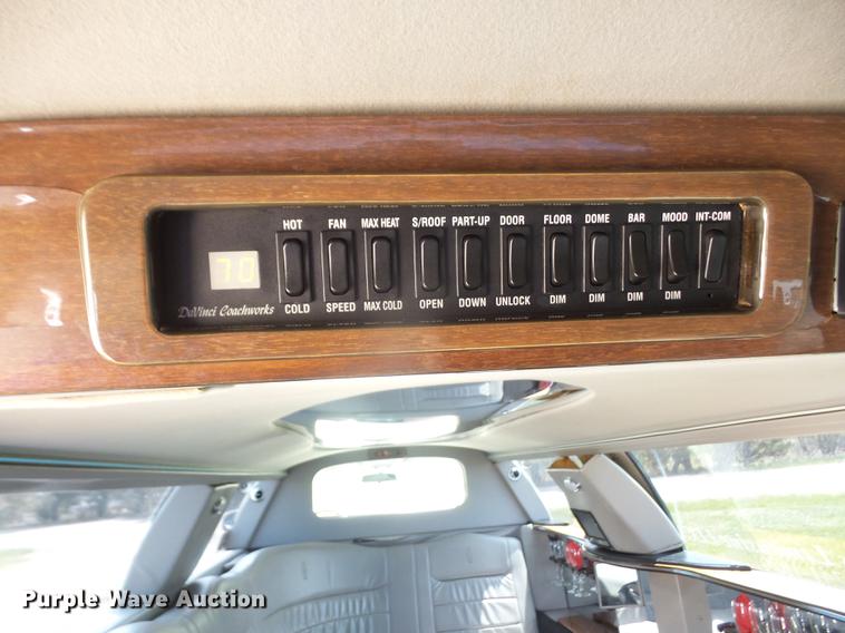 image for item DB6181 1999 Lincoln Town Car Executive limousine