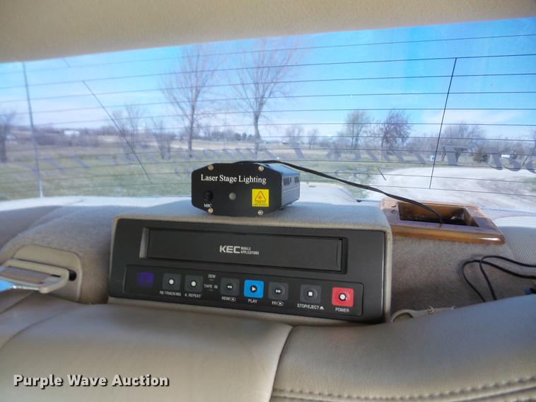 image for item DB6181 1999 Lincoln Town Car Executive limousine