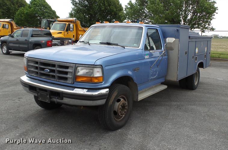 image for item DB7135 1997 Ford F450 Super Duty utility truck
