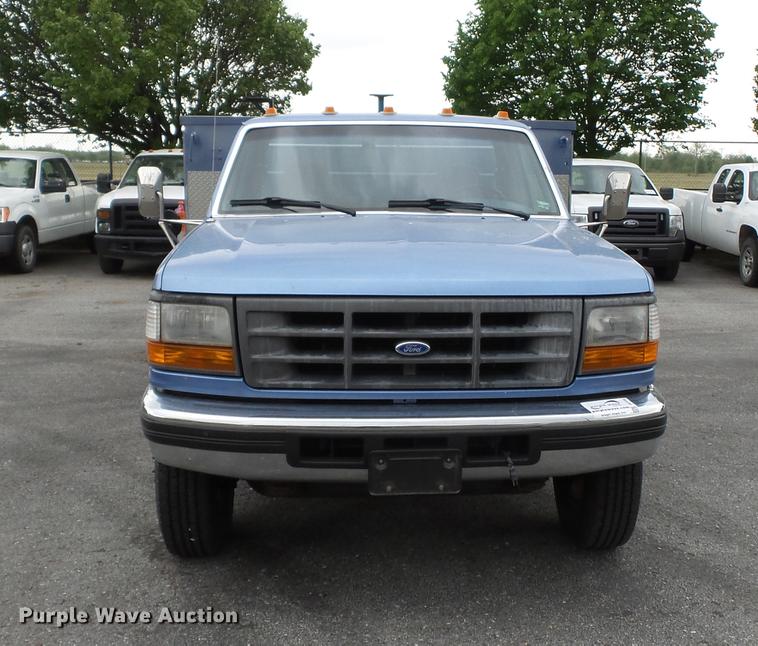 image for item DB7135 1997 Ford F450 Super Duty utility truck