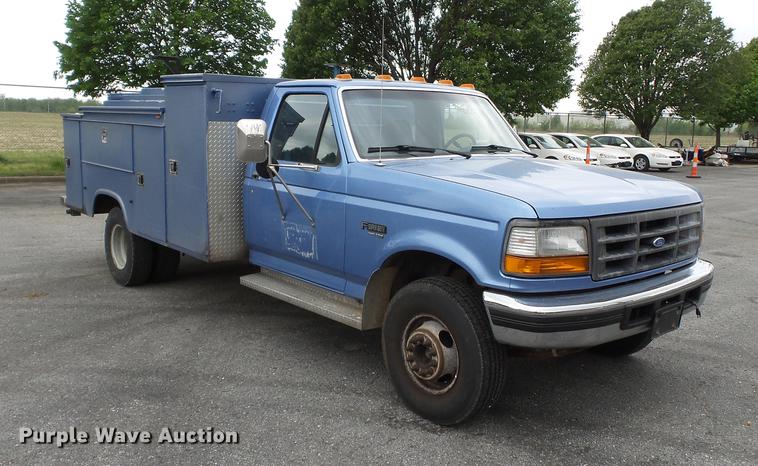 image for item DB7135 1997 Ford F450 Super Duty utility truck