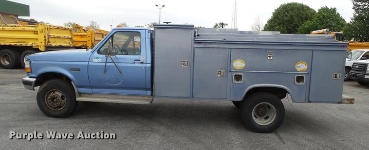 image for item DB7135 1997 Ford F450 Super Duty utility truck