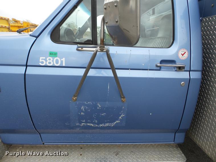 image for item DB7135 1997 Ford F450 Super Duty utility truck