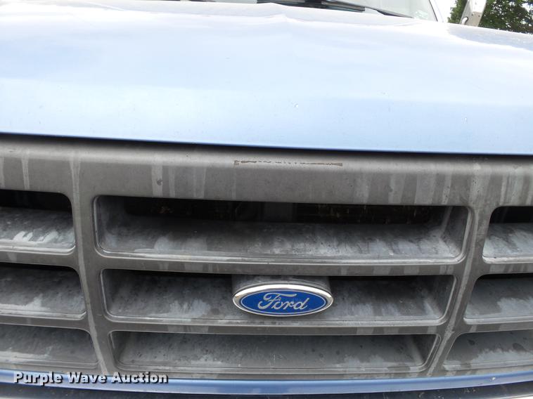 image for item DB7135 1997 Ford F450 Super Duty utility truck