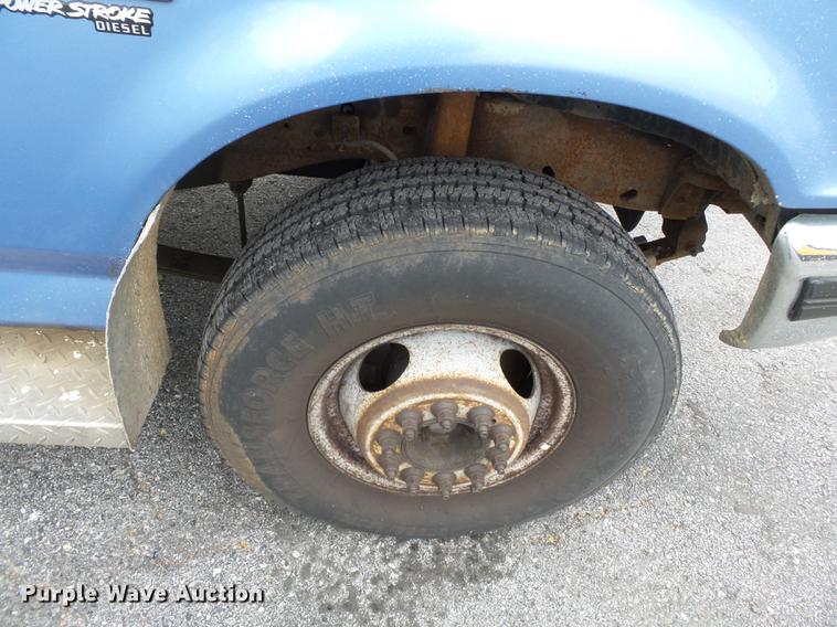 image for item DB7135 1997 Ford F450 Super Duty utility truck