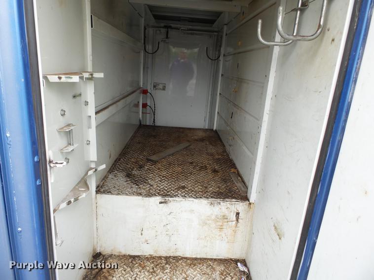 image for item DB7135 1997 Ford F450 Super Duty utility truck