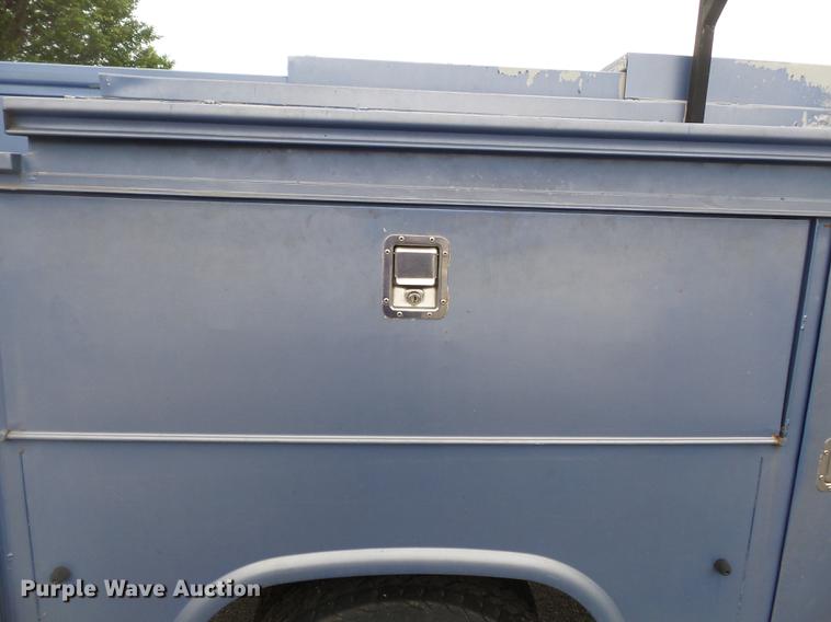 image for item DB7135 1997 Ford F450 Super Duty utility truck