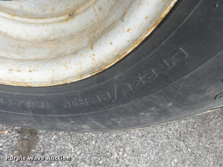 image for item DB7135 1997 Ford F450 Super Duty utility truck